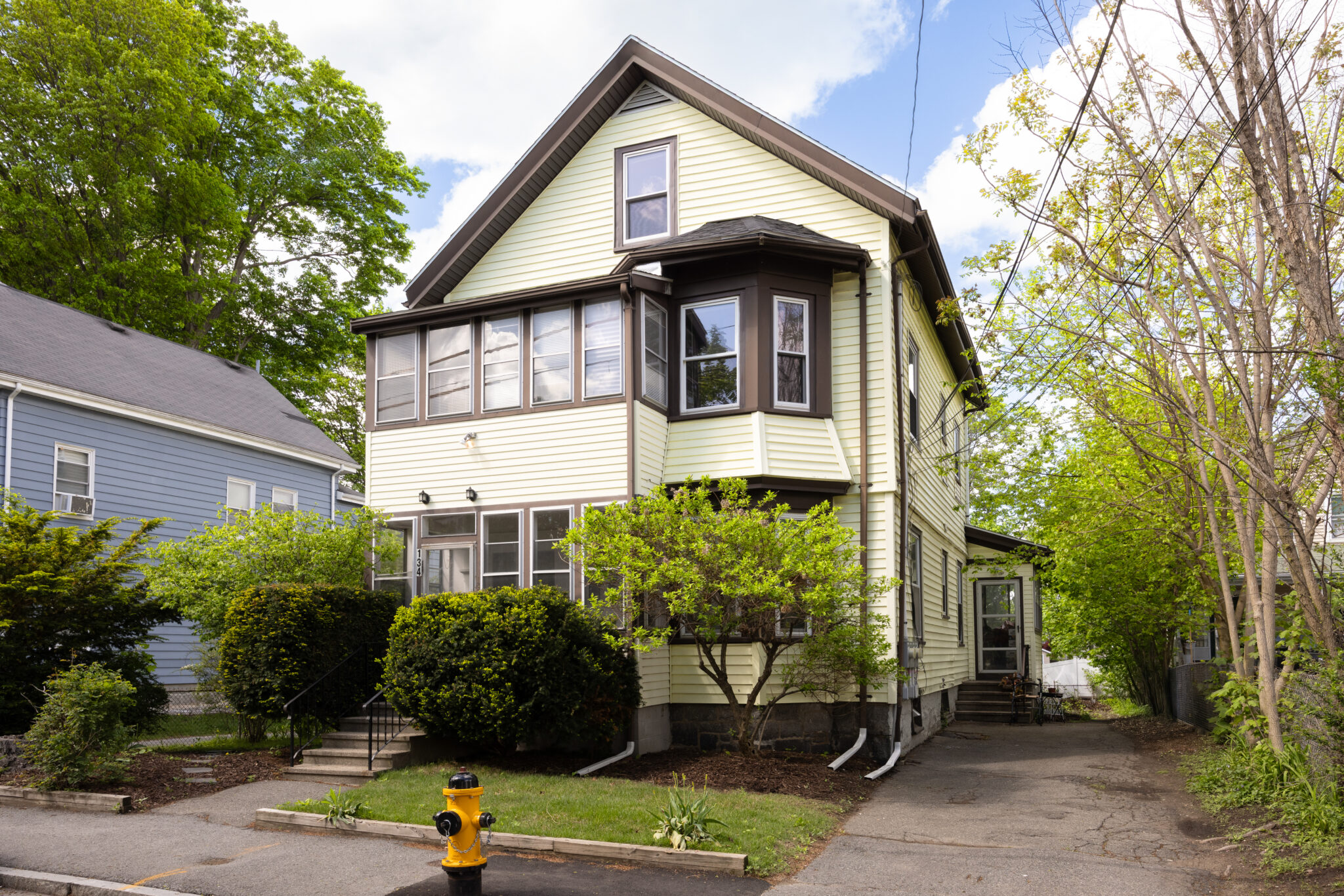 Coming soon: a two-family gem just off Moody Street in Waltham with 5 beds, a big yard, updated finishes, and solid rental potential. Enjoy space, nature, and financial sanity—without losing your connection to Cambridge or the restaurant scene.
